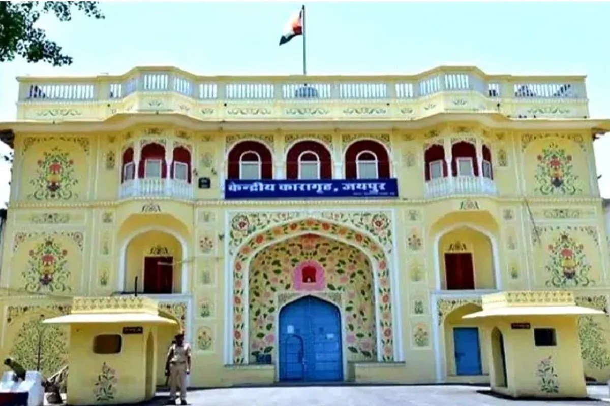 Jaipur Central Jail: सेंट्रल जेल में दंडित और विचाराधीन बंदी आपस में भिड़े, प्रहरियों से बदसलूकी, दोनों पक्षों की FIR