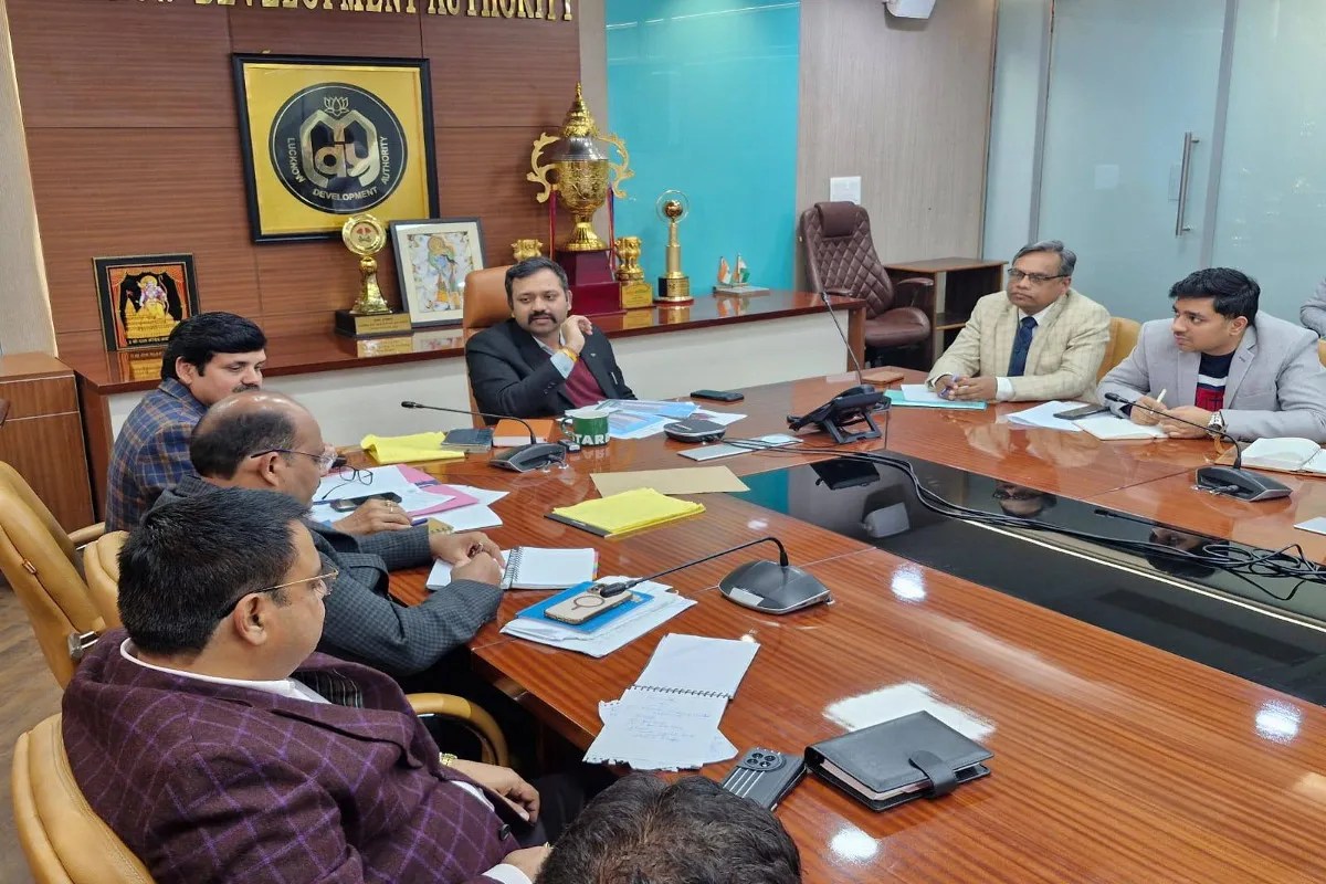 Lucknow Metro ईस्ट–वेस्ट कॉरिडोर को रफ्तार, कास्टिंग यार्ड व डिपो के लिए एलडीए देगा भूमि