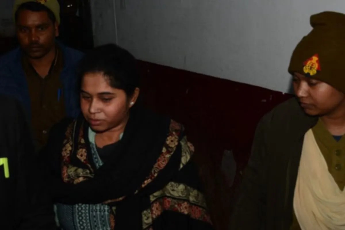 मौत के आखिरी 30 सेकंड, मम्मी ने पापा को सफेद दवा पिलाई…और सांस बंद हो गई, कम्बल के नीचे छिपी बेटी ने देखा पिता का आखिरी पल