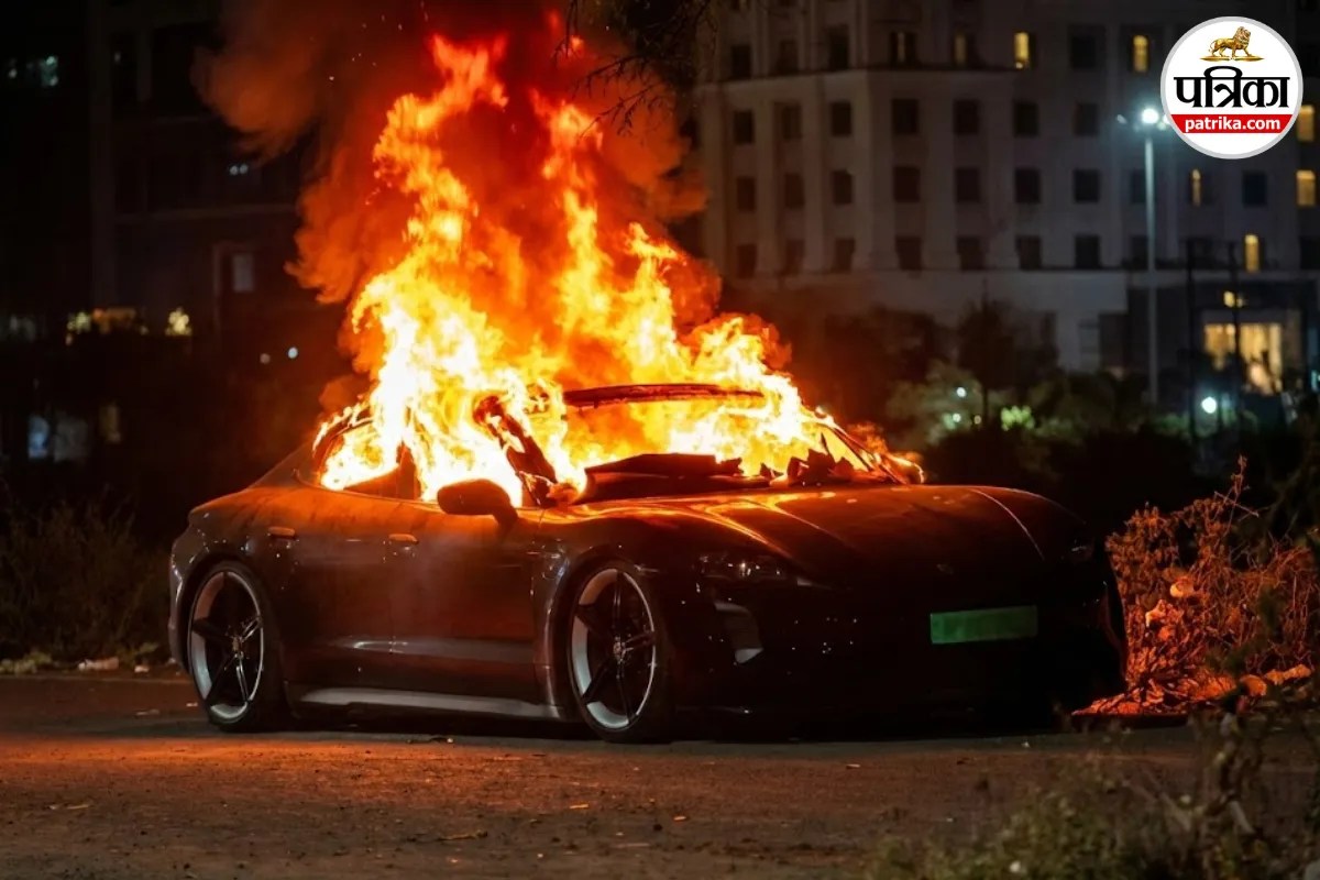 इंदौर की सड़क पर धू-धू कर जली 1.70 करोड़ की कार, फेमस म्यूजिक प्रोड्यूसर की थी EV, खौफनाक वीडियो वायरल