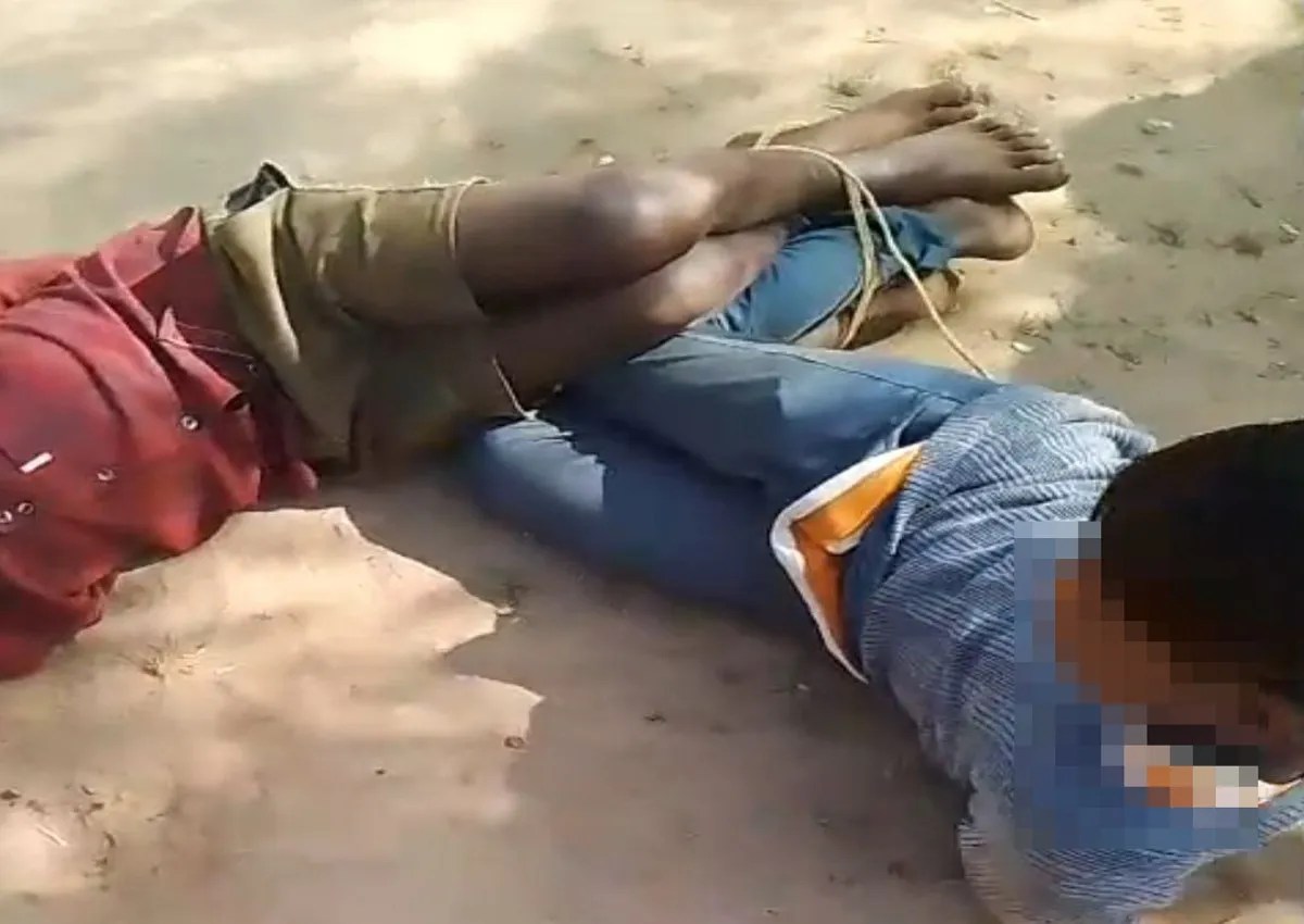 Students tied and beaten: खेत से मटर तोडक़र खाते देख 2 मासूम छात्रों को पकड़ा, फिर रस्सी से बांधकर की पिटाई
