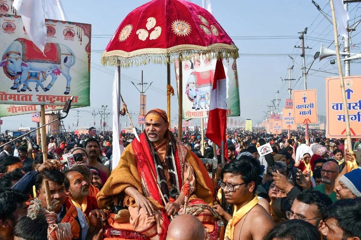 मौनी अमावस्या पर संगम तट पर हंगामा, शंकराचार्य अविमुक्तेश्वरानंद को रोकने पर तीखी नोकझोंक
