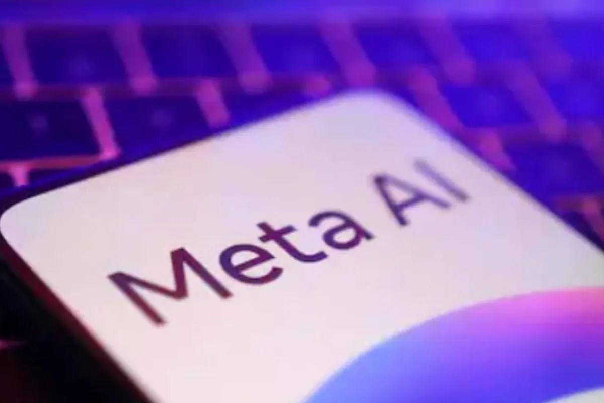 युवती की दीवानगी पड़ी पुलिस को भारी, मेटा के अलर्ट पर पुलिस हुई एक्टिव…घर पहुंचने पर पुलिस से बोली “सारी”