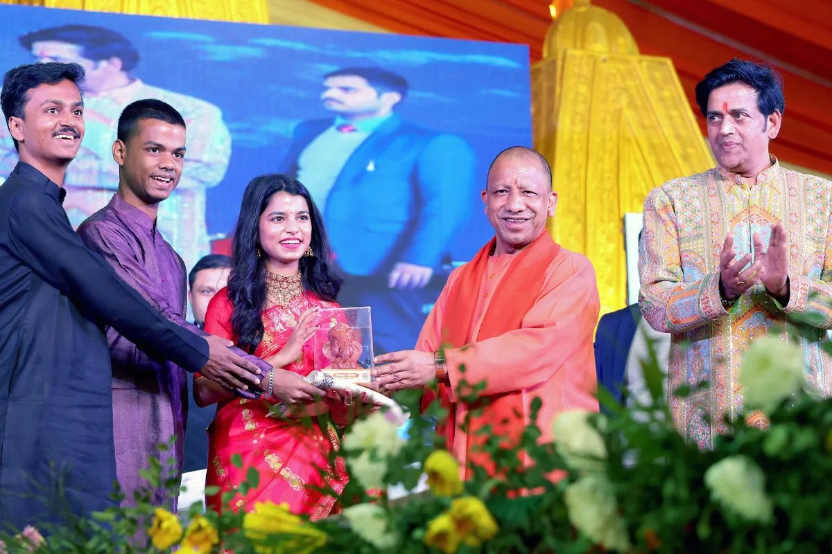 “लालना लाल होईहे हो”…मैथिली के इस सोहर पर नाचा गोरखपुर, स्वागत से हुईं अभिभूत