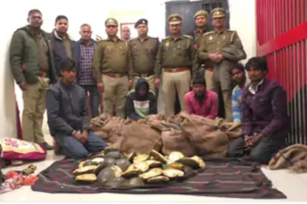 बंगाल जा रही आसनसोल एक्सप्रेस में बैग खोलते ही उड़े सुरक्षाकर्मियों के होश, तेरह बैगों सहित पांच तस्कर गिरफ्तार