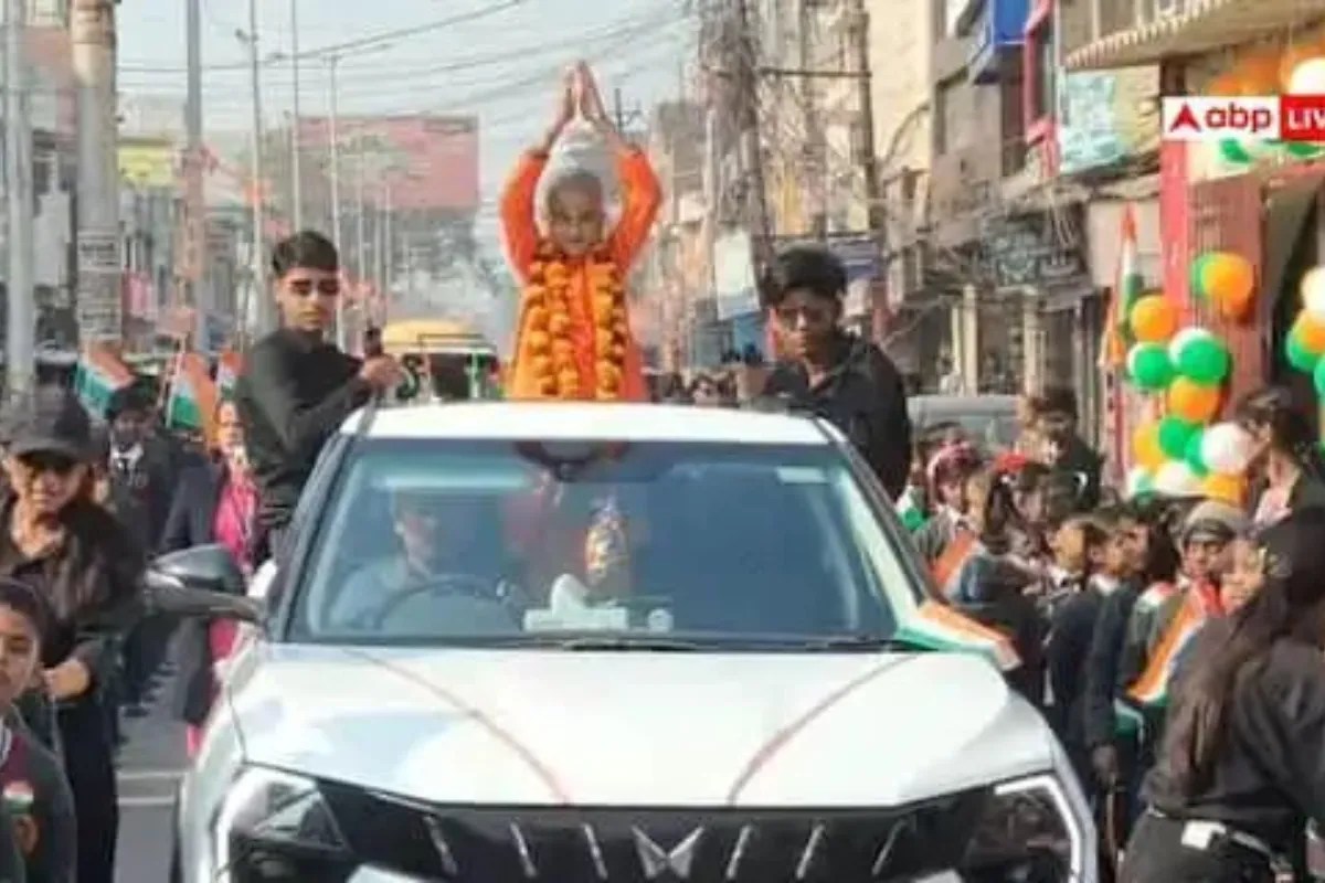 बस्ती में अचानक गूंजने लगा ‘जय श्री राम’ और ‘योगी-योगी’…कमांडो के घेरे में सड़क पर निकले छोटे योगी, जनता हुई रोमांचित