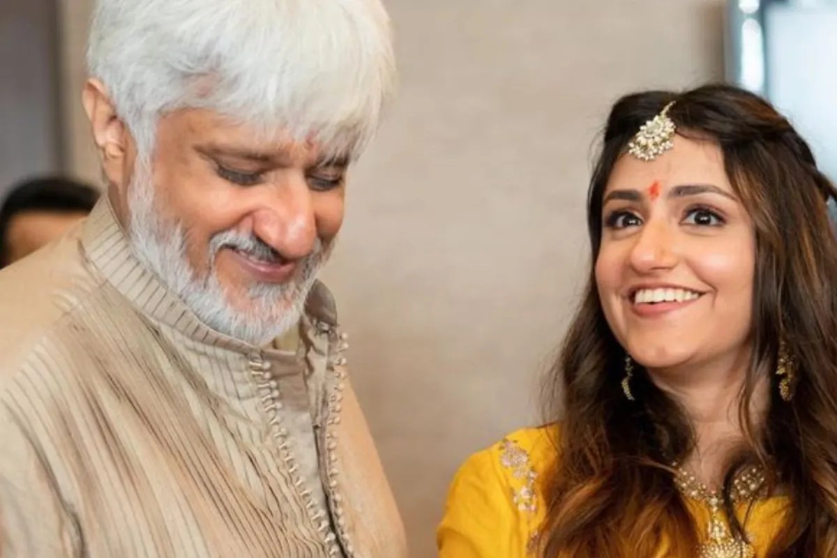 फिल्ममेकर विक्रम भट्ट और बेटी कृष्णा पर धोखाधड़ी का आरोप, 13.5 करोड़ की ठगी का मामला दर्ज