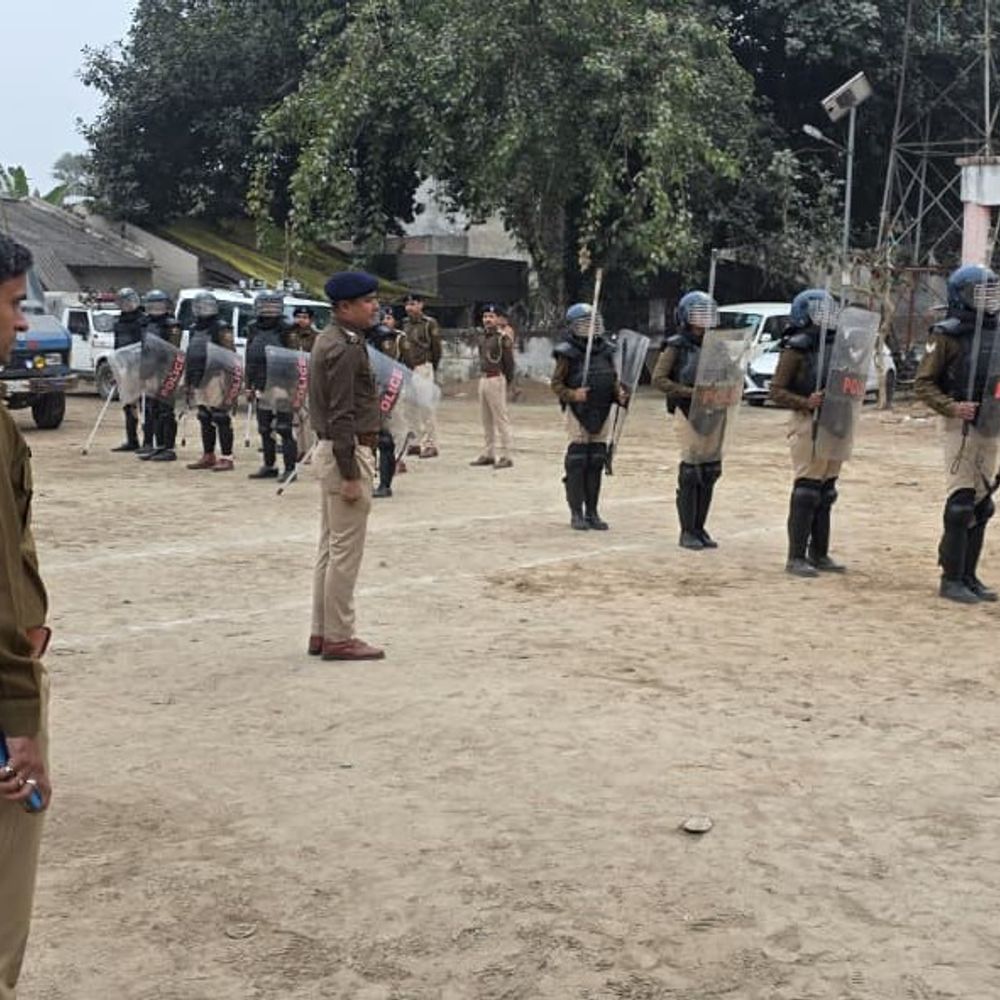 गोपालगंज में दंगा नियंत्रण टीम का गठन:SP की मौजूदगी में हुआ रूटीन परेड और अभ्यास