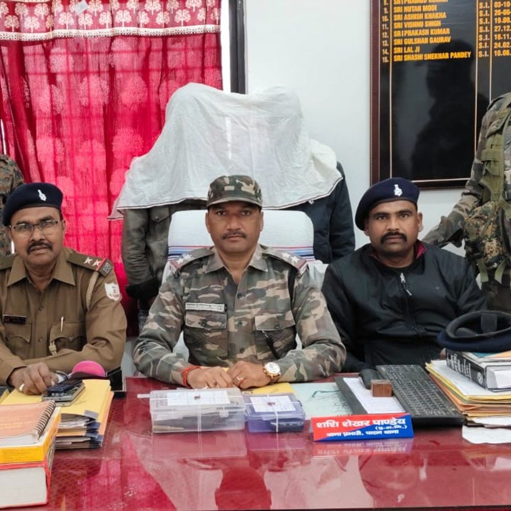 पाटन में वाहन चेकिंग के दौरान दो युवक गिरफ्तार:बाइक छोड़ भागने के फिराक में थे; देसी कट्टा और जिंदा गोली बरामद, जेल भेजे गए