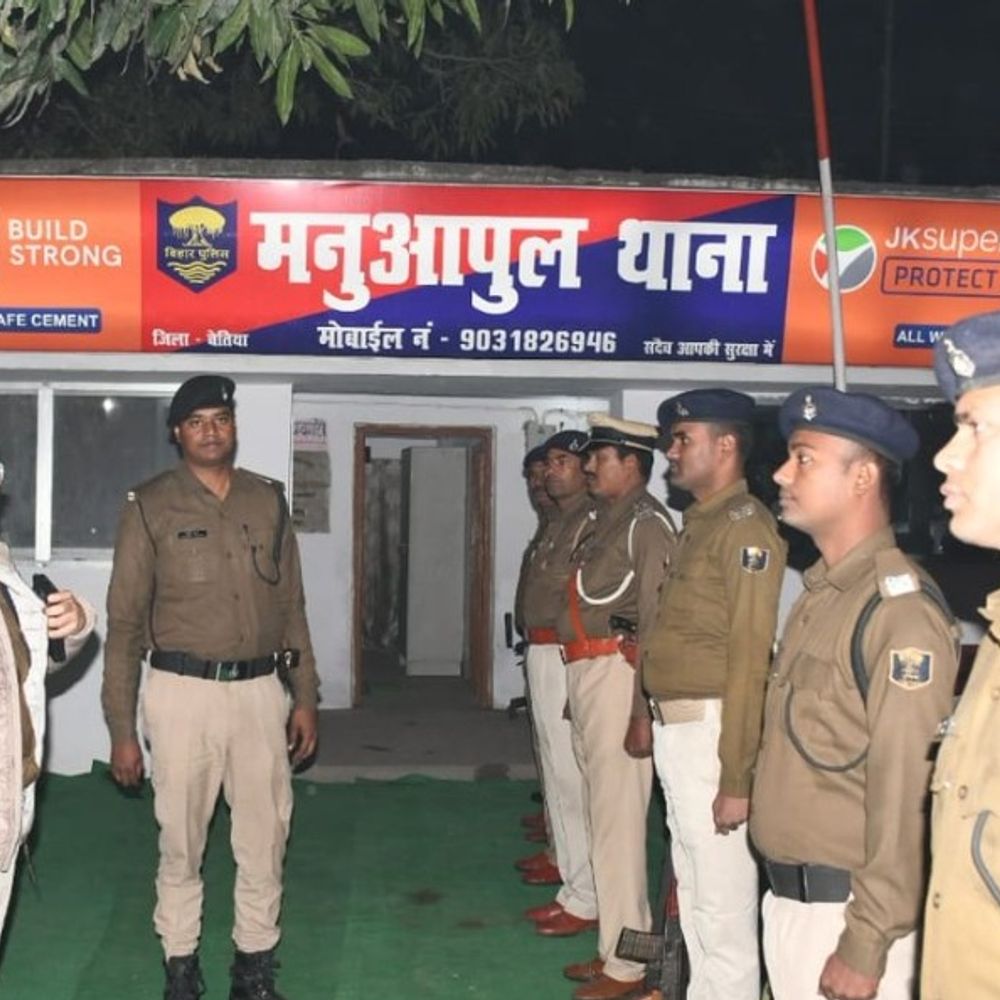 फौजी भाइयों से जमीन के नाम पर ठगी:बेतिया में फर्जी कागजात से 12.11 लाख रुपए हड़पे, 3 पर FIR