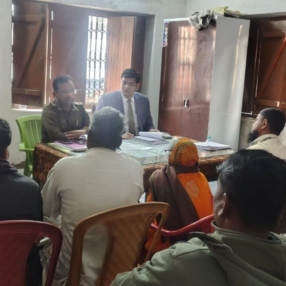 DM-SP ने अररिया जनता दरबार का किया निरीक्षण:भूमि विवादों के निपटारे में एकरूपता लाने के दिए निर्देश, प्रशासनिक सहयोग के बारे में ली जानकारी