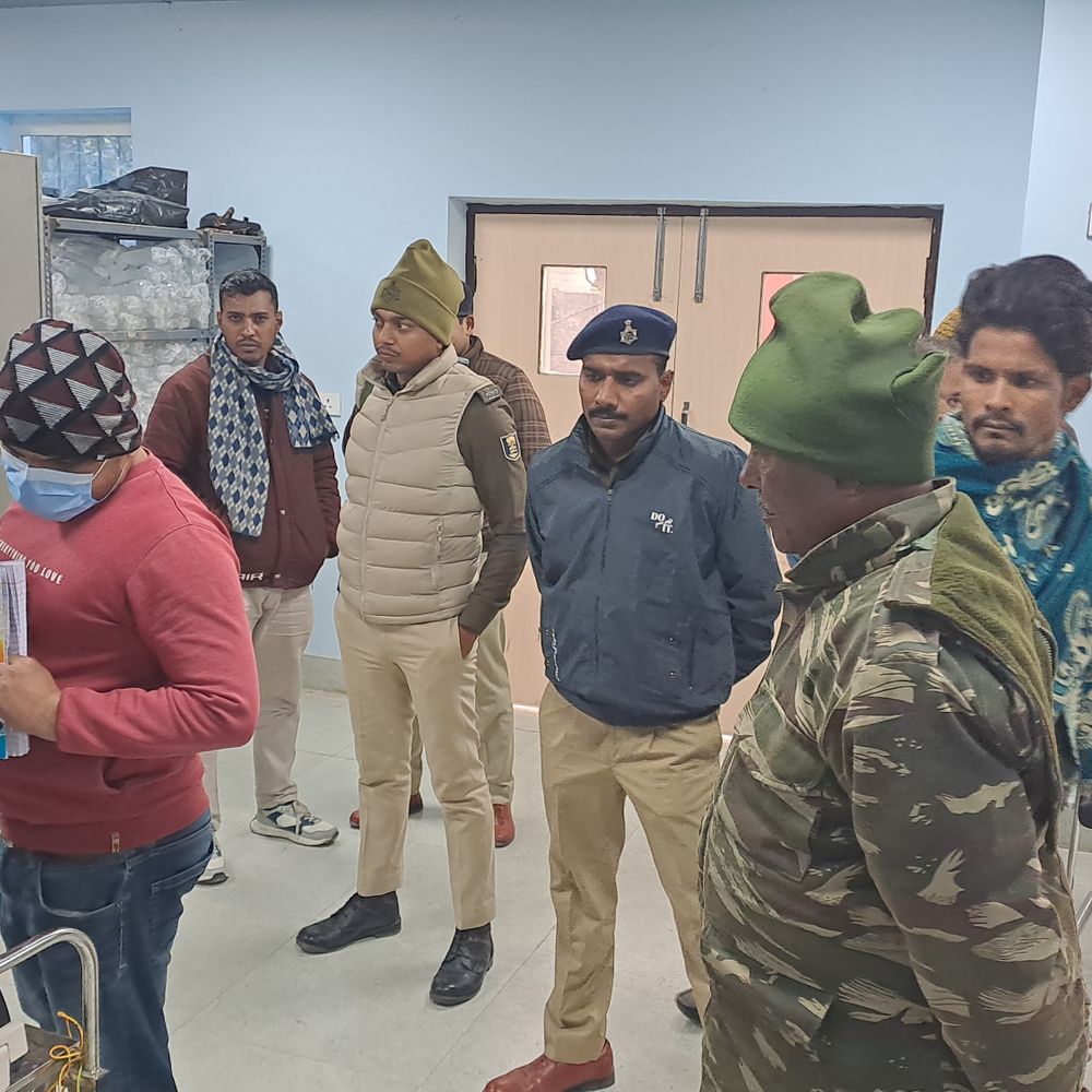 गन्ना लदी ट्रैक्टर- ट्रॉली पलटी, चालक की मौत:गोपालगंज में 35 वर्षीय युवक की हादसे में गई जान