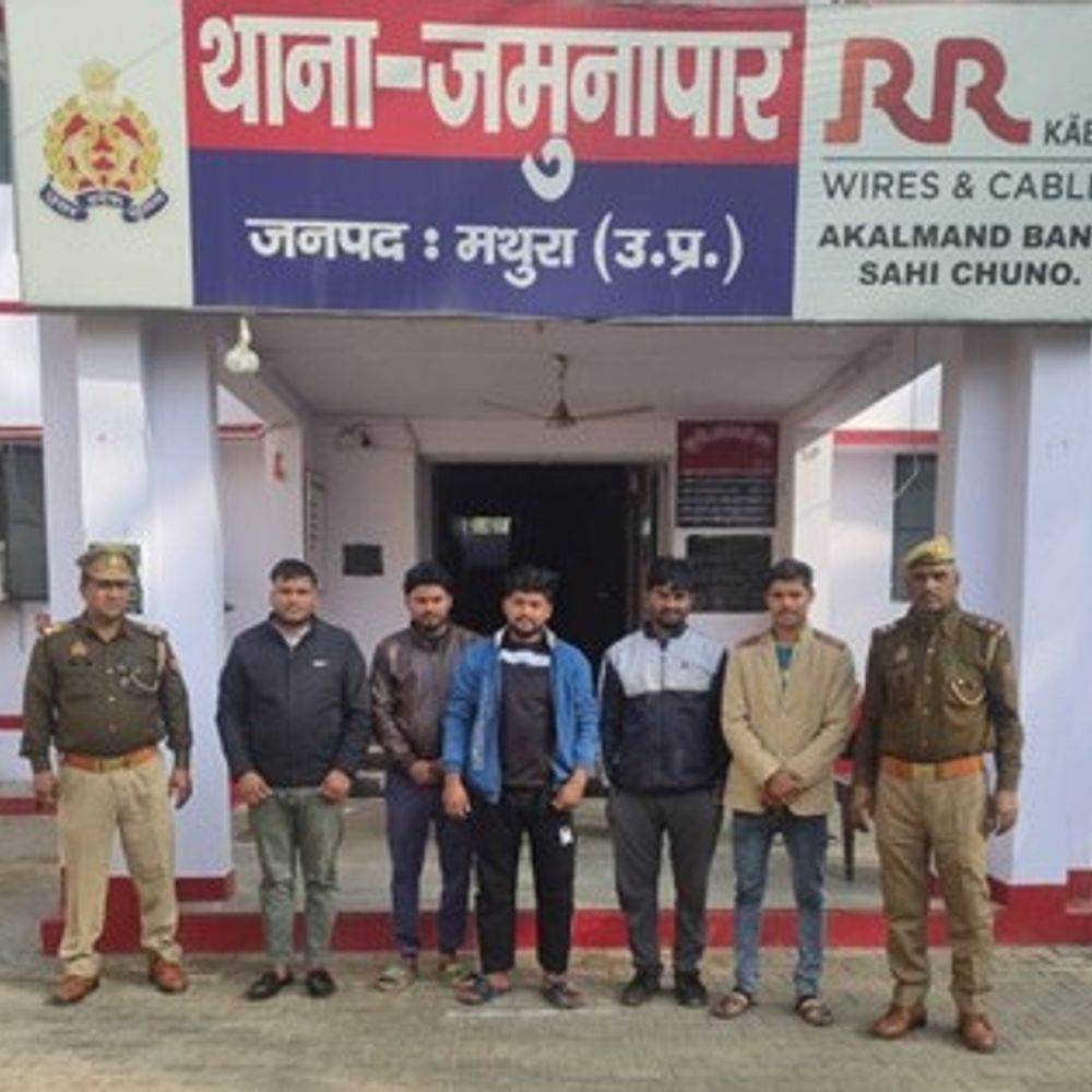 मथुरा के जमुनापार में पत्थरबाजी:लोगों में दहशत फैलाने वाले 5 आरोपी गिरफ्तार