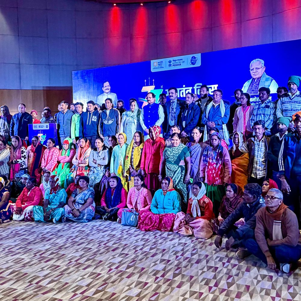 धरती आबा अभियान: जनजातीय गांवों को मिली 24 घंटे बिजली:मुख्य ग्रिड से जुड़ने पर लाभुक गणतंत्र दिवस परेड में हुए सम्मानित, व्यवसाय नहीं होंगे प्रभावित