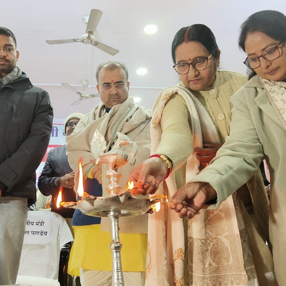 सीवान में पंचायत प्रतिनिधियों का हुआ महासम्मेलन:पंचायतों को सशक्त करने की उठी मांग, मंत्रियों ने किया उद्घाटन