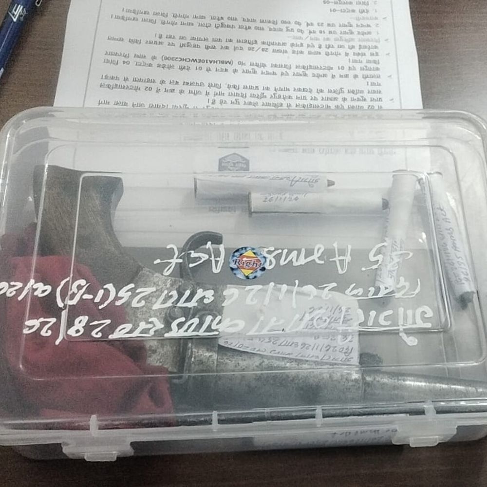 खगड़िया में हथियार के साथ दो युवक पकड़े गए:वाहन जांच के दौरान गिरफ्तारी, लोडेड देसी कट्टा और पांच जिंदा कारतूस मिले