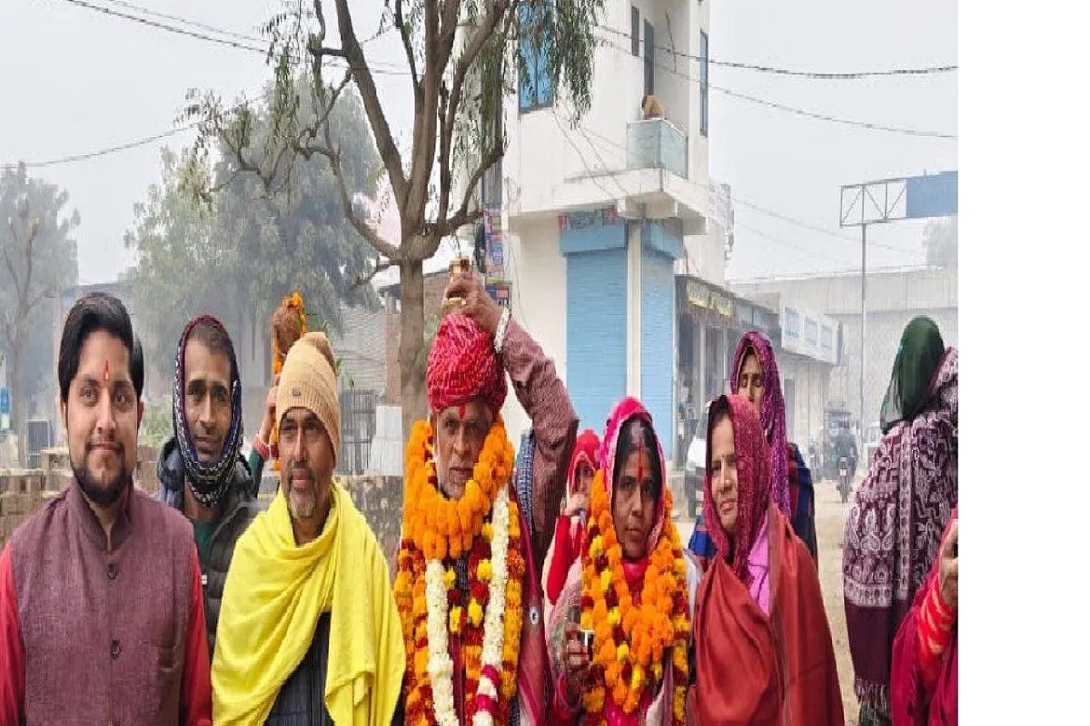 जीवन की संध्या में भी आस्था का उजास, तीर्थांटन कर रहे बुजुर्ग दम्पती बने प्रेरणा स्रोत