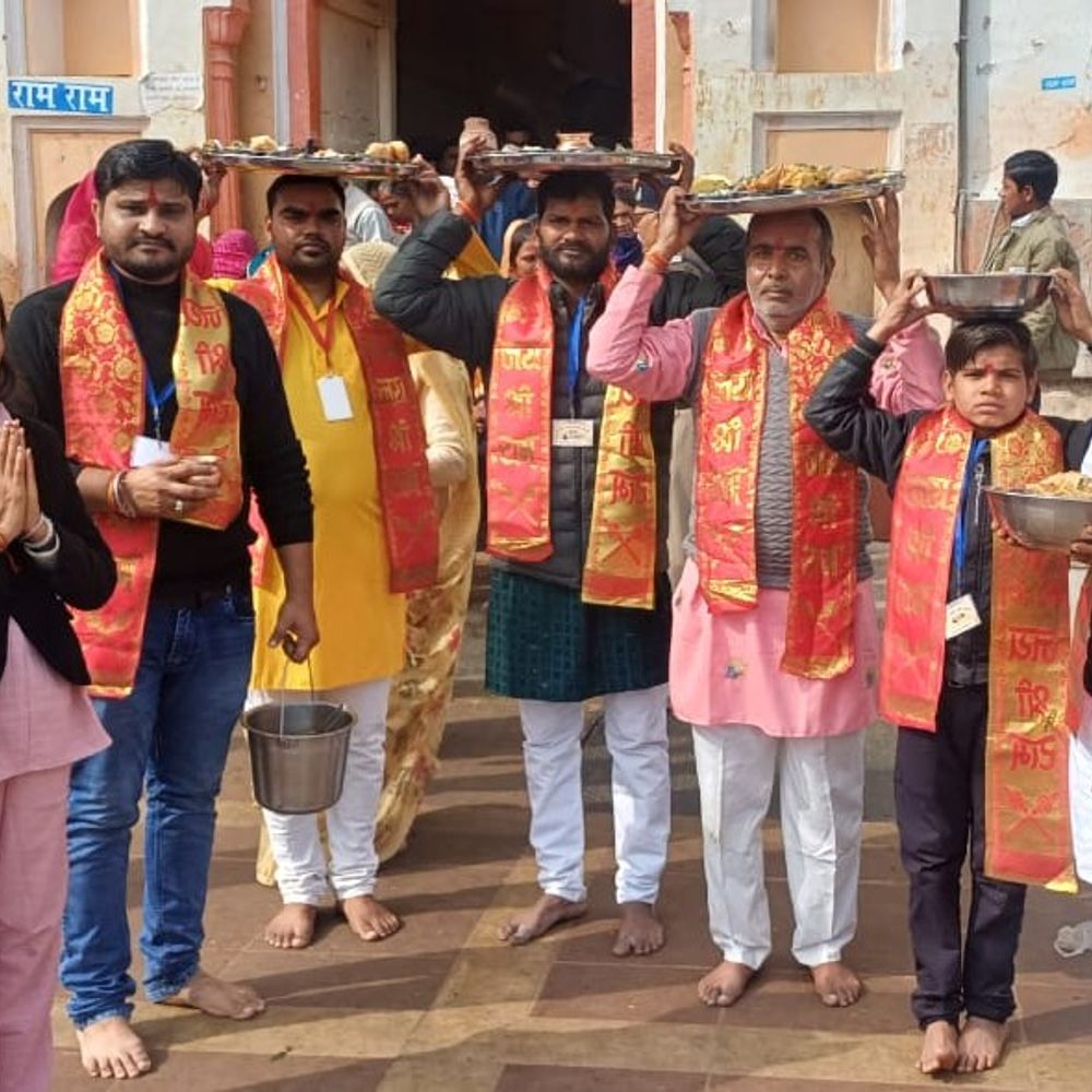 माघ पुष्य नक्षत्र पर ओरछा में आस्था का सैलाब:रामराजा सरकार और जानकी मंदिर में छप्पन भोग अर्पित, दूर-दराज से आए हजारों श्रद्धालु