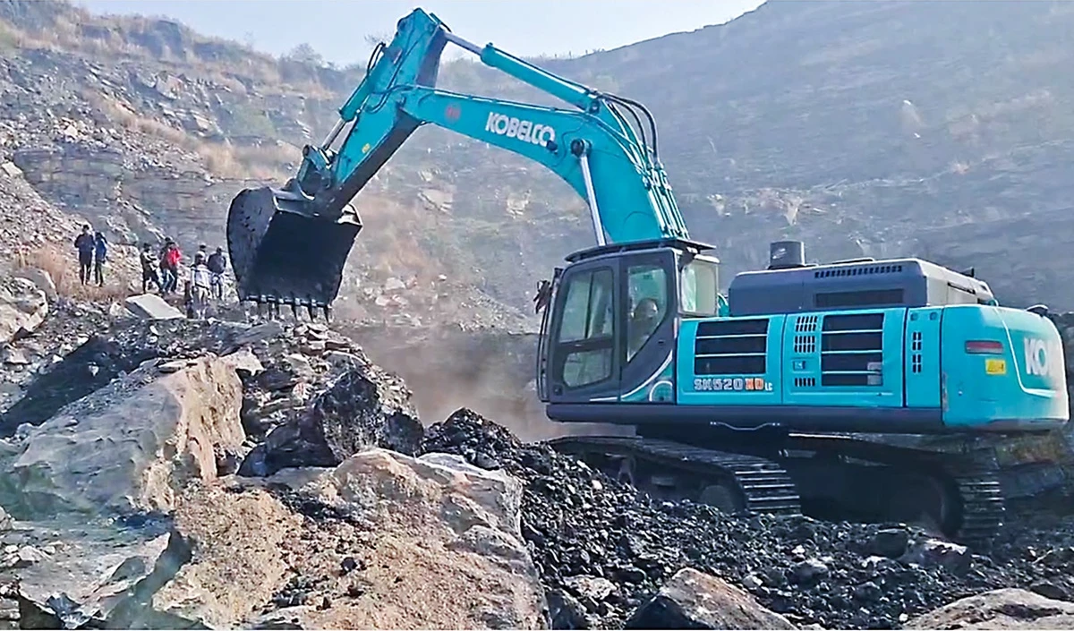 आसनसोल में दर्दनाक हादसा: अवैध खनन के दौरान कोयला खदान धंसी, 3 लोगों की मौत, 2 को बचाया गया