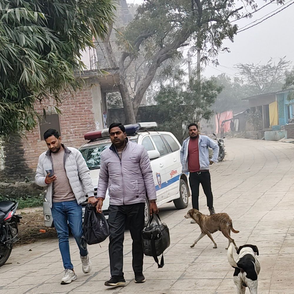 कानपुर देहात में युवक ने फांसी लगाकर की आत्महत्या:पिता ने कमरे में लटका देखा शव, फॉरेंसिक टीम जांच में जुटी