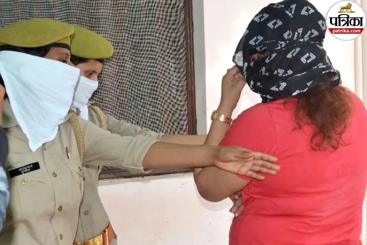 स्पा सेंटर की आड़ में चल रहा था गंदा खेल, रुम खुलते ही आपत्तिजनक हाल में मिले लड़के-लड़की