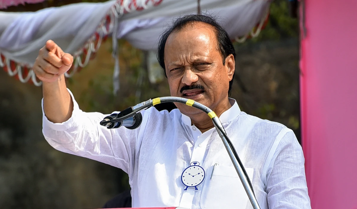 Ajit Pawar Last Rites | महाराष्ट्र के उपमुख्यमंत्री का पूरे राजकीय सम्मान के साथ अंतिम संस्कार, पार्थिव शरीर की अंतिम यात्रा निकली