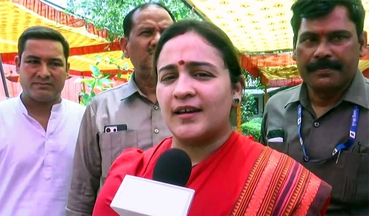 BJP Leader Aparna Yadav ने आखिरकार तोड़ दी चुप्पी, पति Prateek Yadav ने किया था तलाक देने का ऐलान