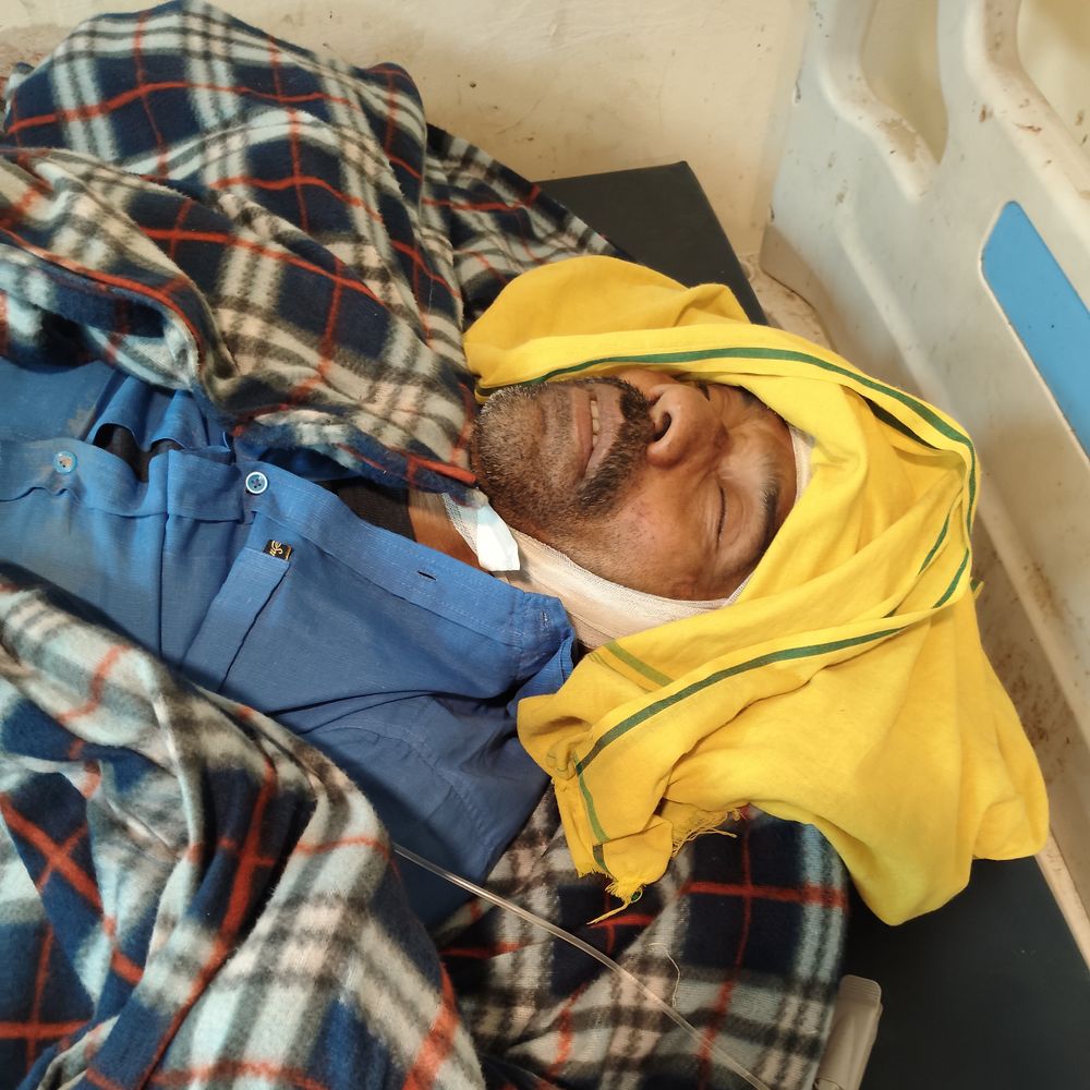 सड़क दुर्घटना में दो लोग जख्मी, गंभीर स्थिति​ में किया गया पीएमसीएच रेफर