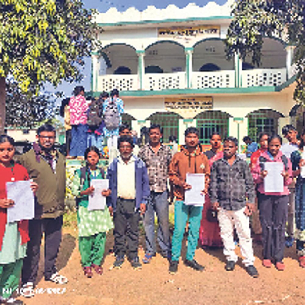 प्लस टू उच्च विद्यालय नरसिंहगढ़ की 10वीं और 12वीं के विद्यार्थियों को दिखाया गया प्री बोर्ड का परिणाम