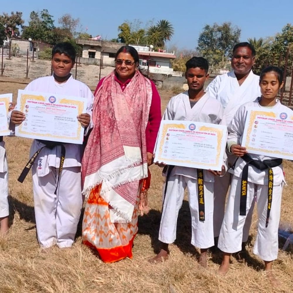 यश, आदर्श, मृगांक, सानिया, उमर और प्रियांशु को मिला ब्लैक बेल्ट