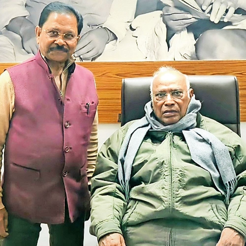 क्रिकेट टूर्नामेंट में शामिल होने के लिए खरगे को दिया निमंत्रण