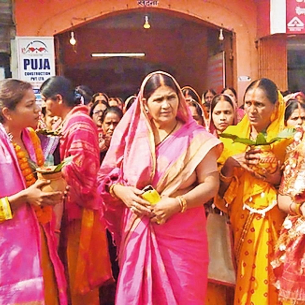 कलश यात्रा के साथ नवाह्न परायण पाठ महायज्ञ शुरू, उमड़े श्रद्धालु