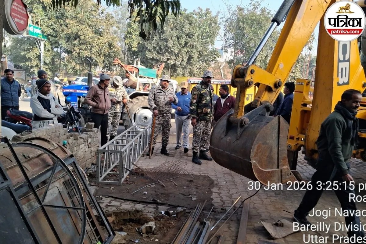 सड़क कब्जामुक्त करने उतरी निगम की टीम, ठेले-दुकानें जब्त, 64 हजार का जुर्माना ठोका