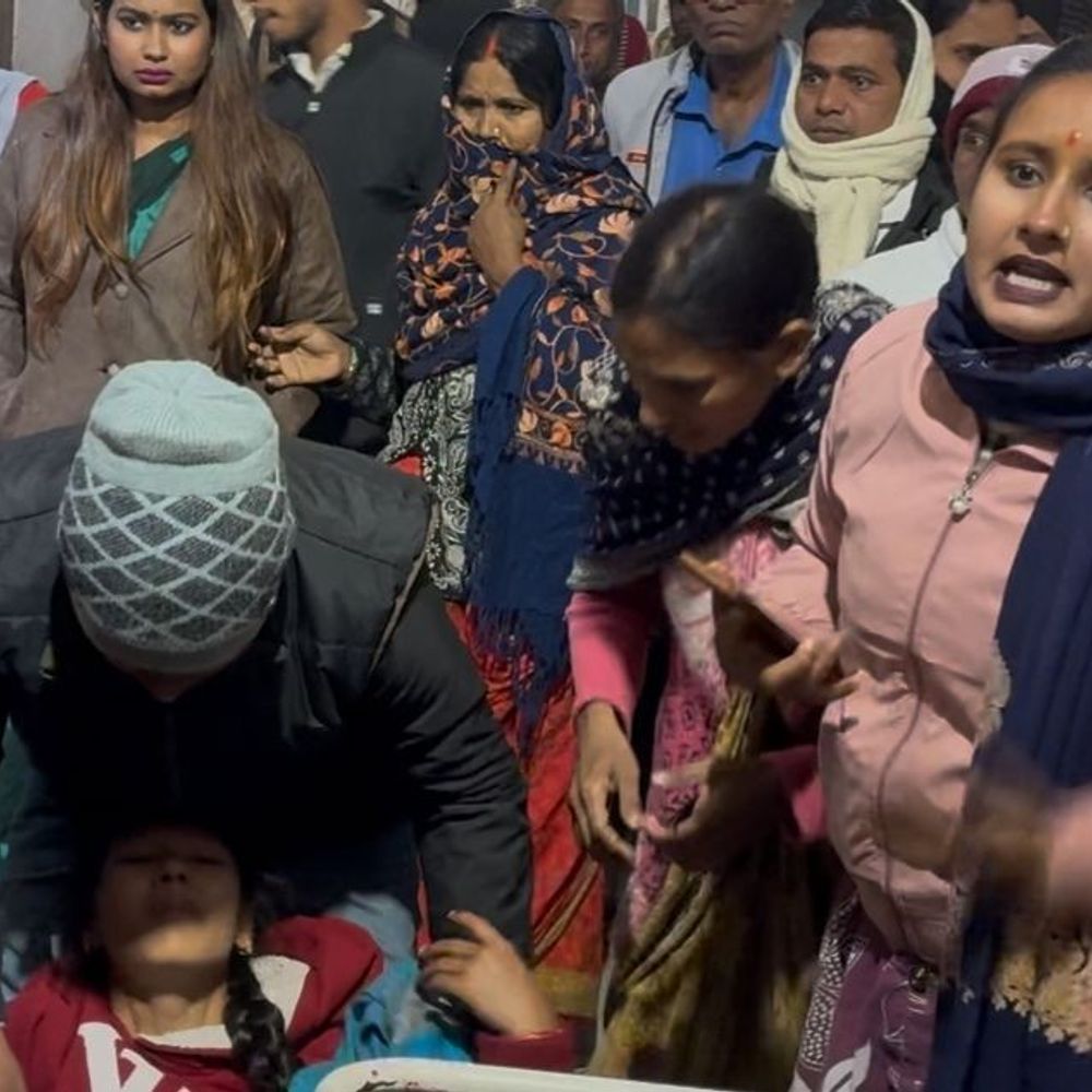 नवादा में बाइक टक्कर, एक युवक की मौत, चार घायल:माधो बीघा केना गांव के पास हुई दुर्घटना, मृतक की1 साल पहले हुई थी शादी