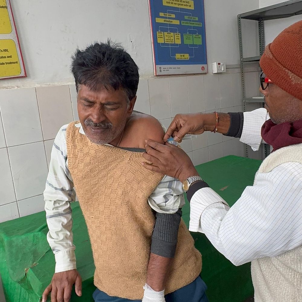 सुपौल में मिट्टी भराई को लेकर पिता-पुत्र पर हमला:सोने की चेन और 25 हजार रुपए छीनने का आरोप, जातिसूचक शब्दों का प्रयोग, FIR दर्ज