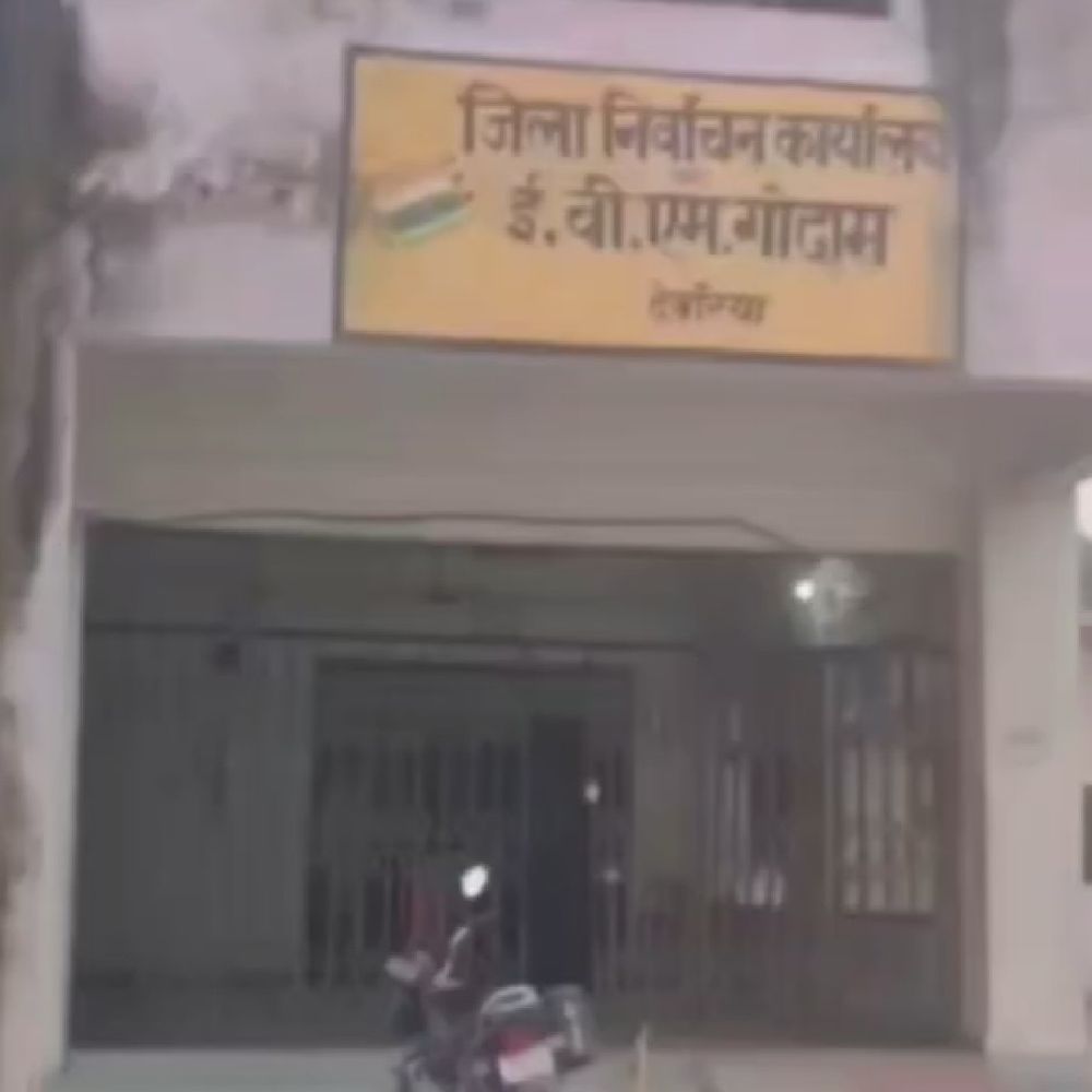 देवरिया में 1.26 लाख मतदाताओं ने नहीं कराई मैपिंग:बीएलओ के माध्यम से नोटिस भेजने की कार्रवाई शुरू