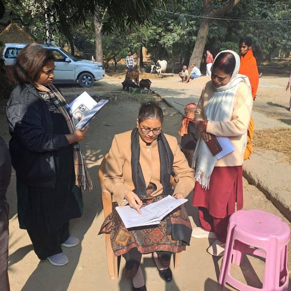 अकबरपुर में डीडीसी का दौरा:प्रखंड, सीडीपीओ कार्यालय, आंगनबाड़ी केंद्र और खेल मैदान की जांच की