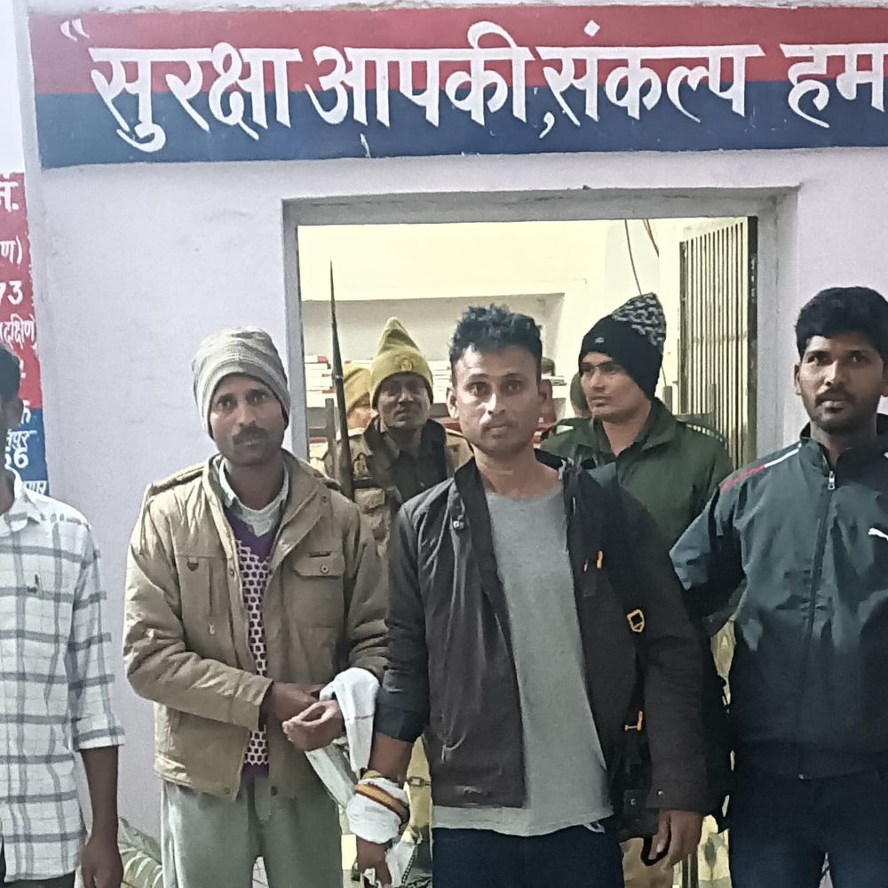 घाटमपुर में अंतर्राज्यीय चोर गिरफ्तार:तेलंगाना में छह घरों में चोरी की थी, कानपुर से 2 पकड़े गए; दो लाख से अधिक नकदी मिली