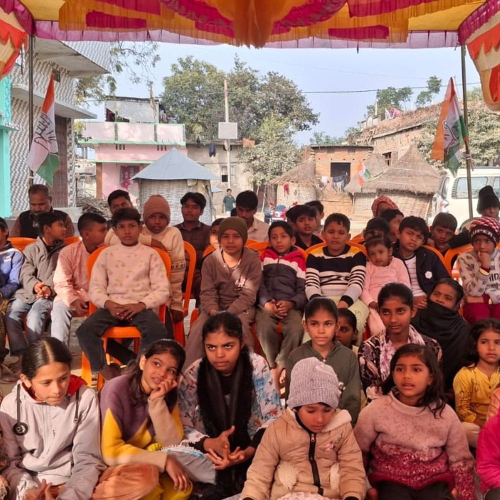 कांग्रेस ने फातिमा शेख की मनाई जयंती:छात्र–छात्राओं को कॉपी–कलम बांटकर किया प्रोत्साहित, कांग्रेस नेता ने मंच का किया संचालन