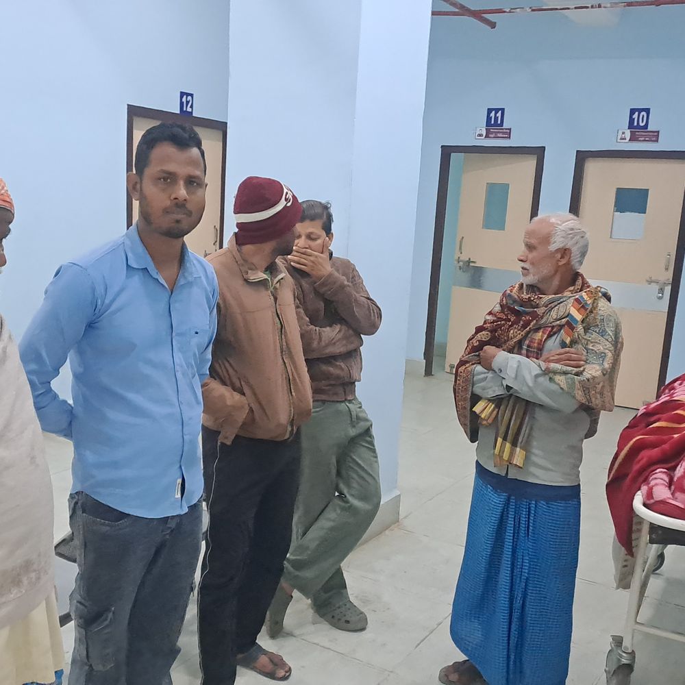 अज्ञात वाहन की चपेट में आने से ड्राइवर की मौत:गोपालगंज में पैदल घर लौटते समय हादसा, 3 बच्चों के थे पिता