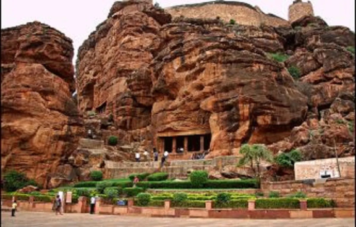 ऐतिहासिक पर्यटन स्थलों के विकास के लिए लगभग 200 करोड़ रुपए की योजना प्रस्तावित