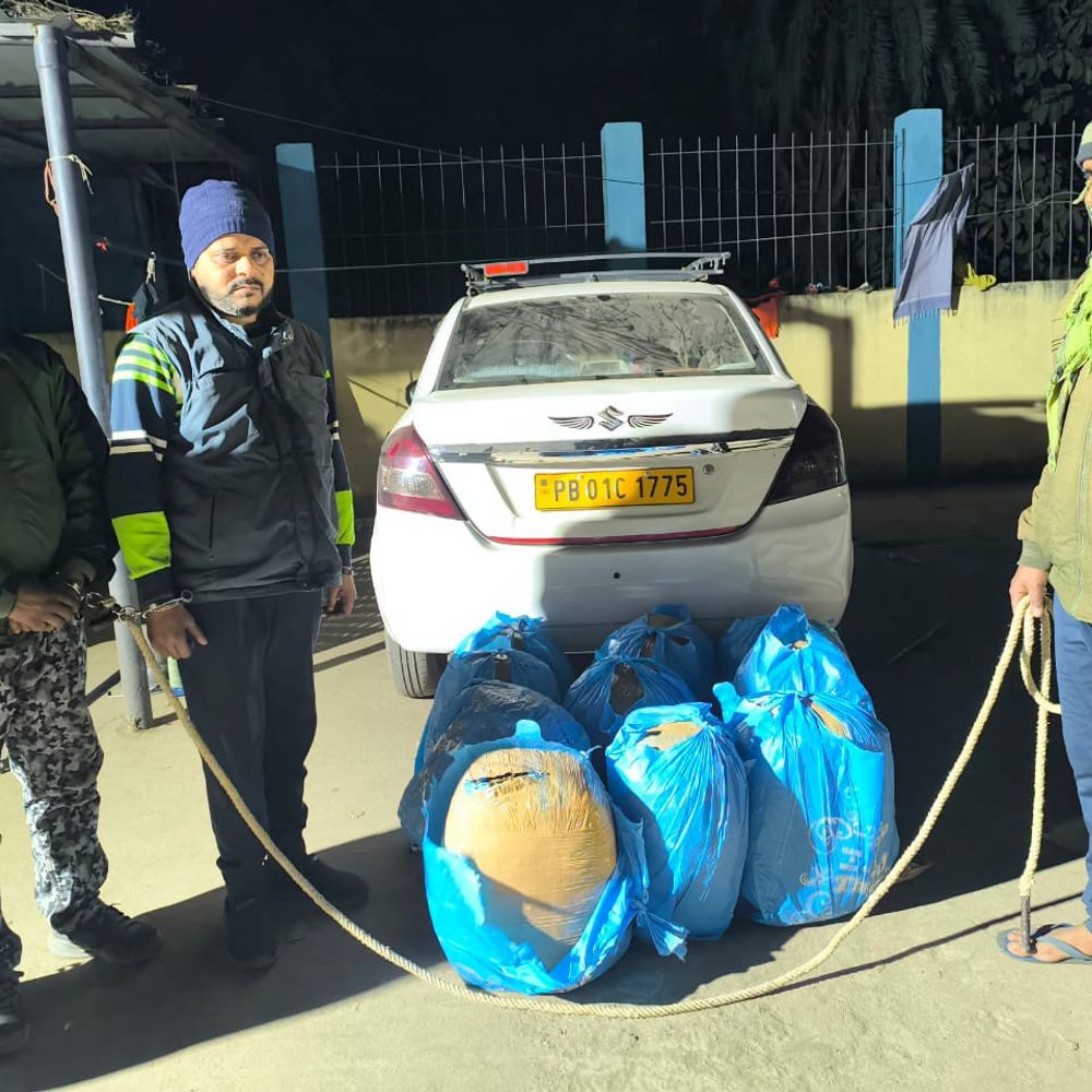 बांका में हरियाणा-पंजाब के 2 तस्कर गिरफ्तार:स्विफ्ट कार से 102 किलो गांजा बरामद, सप्लाई के लिए ले जा रहे थे खेप