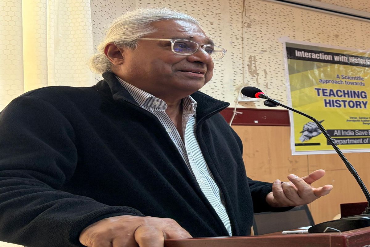 आलोचना को देशद्रोह बताना लोकतांत्रिक मूल्यों के खिलाफ