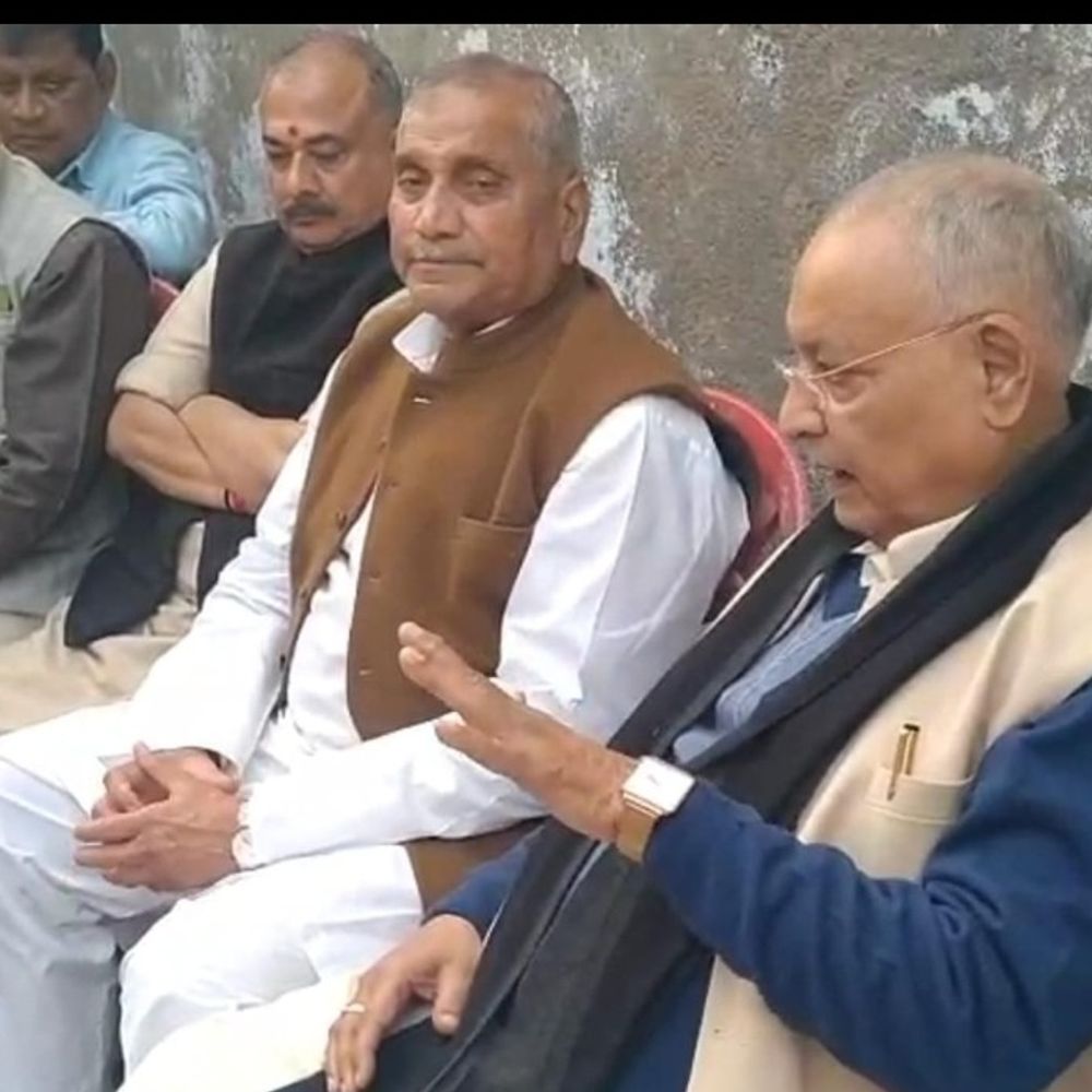 पूर्व सांसद ने मृत छात्रा के परिजनों से मुलाकात की:स्पीड ट्रॉयल की मांग की, बोले- आरोपियों को कड़ी सजा मिले