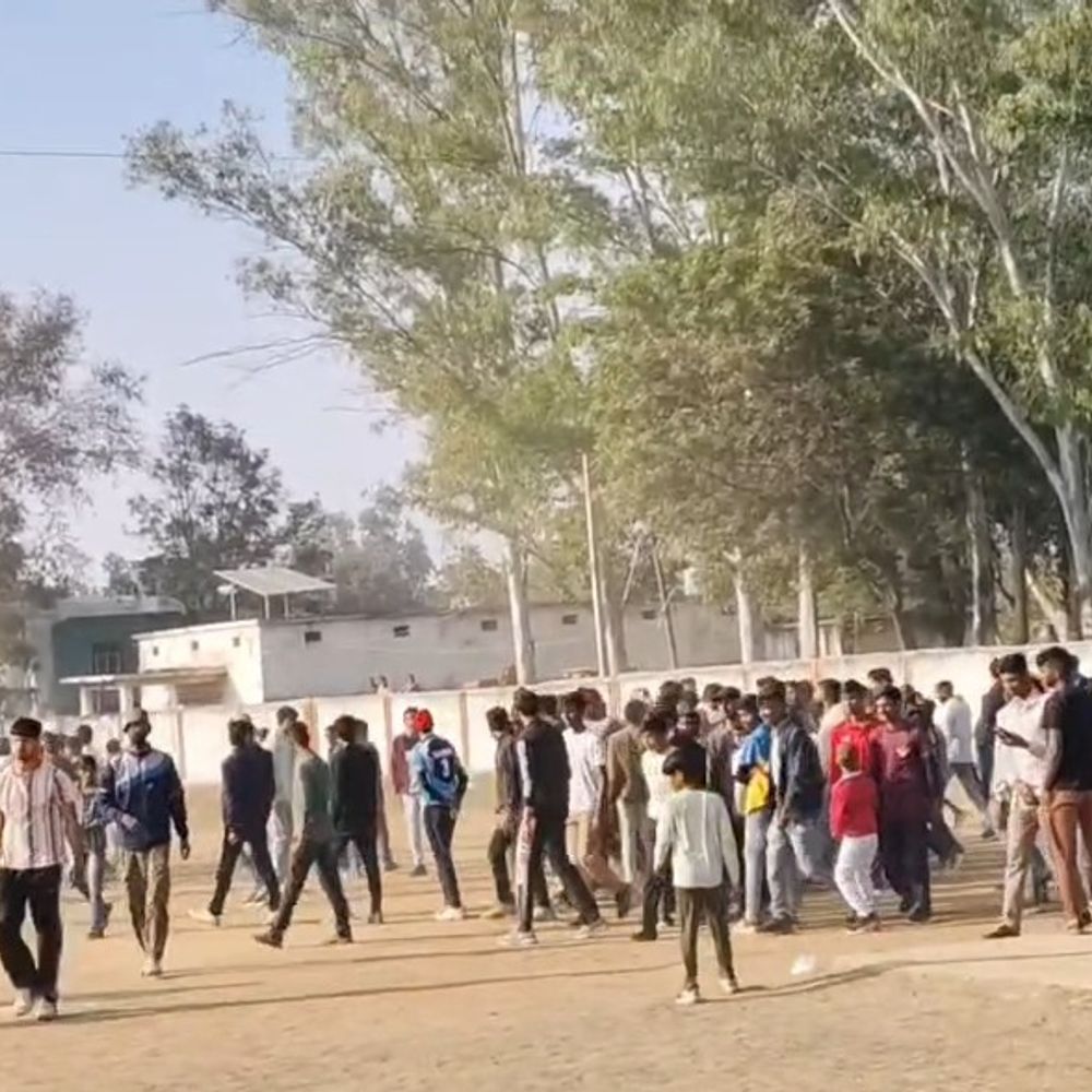 सिंगरौली के सरई प्रीमियर लीग में नो-बॉल पर विवाद:दो टीमों में मारपीट, एक खिलाड़ी घायल; पुलिस ने शांत कराया मामला