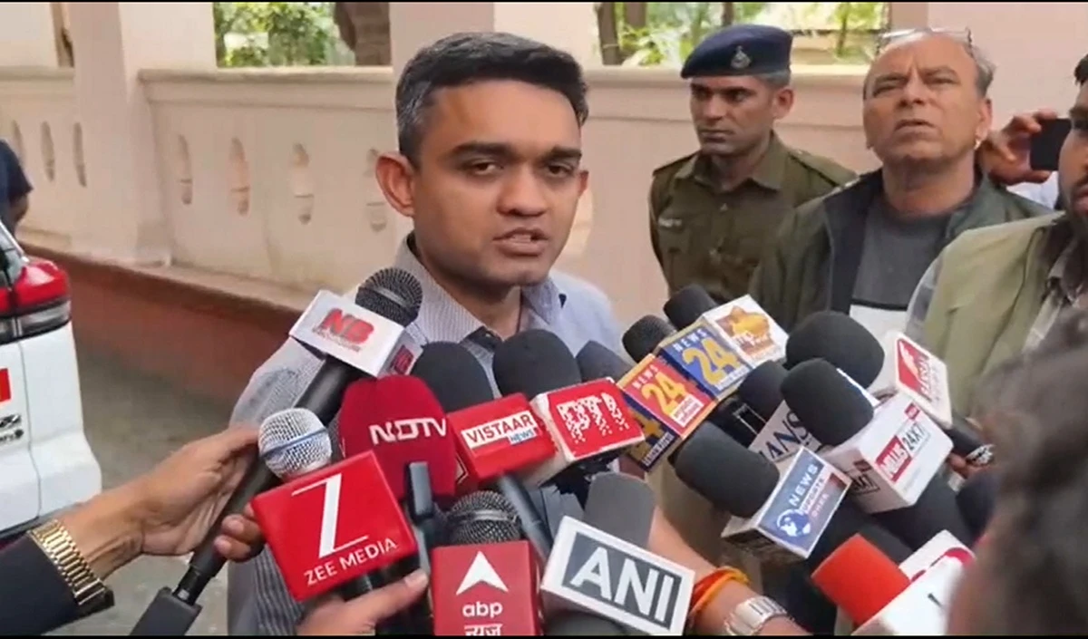 Bhojshala विवाद पर Supreme Court के फैसले की मनमानी व्याख्या न करें, Dhar Collector की सख्त अपील