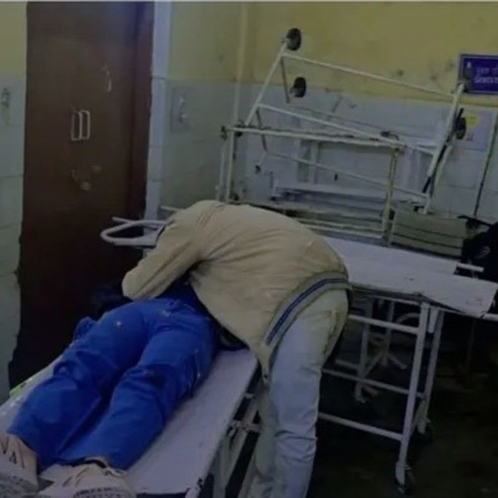 अज्ञात वाहन की टक्कर से युवती की मौत:संतकबीरनगर में नवीन फल मंडी के पास हुआ हादसा