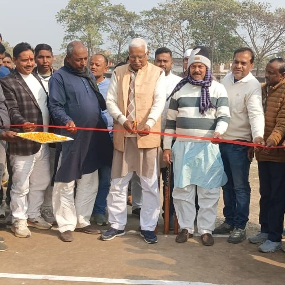 नारायणपुर में तीन दिवसीय टी-20 टूर्नामेंट शुरू:पहले मैच में बेगूसराय ने भागलपुर को हराया, रोशन को ‘मैन ऑफ द मैच’ चुना गया