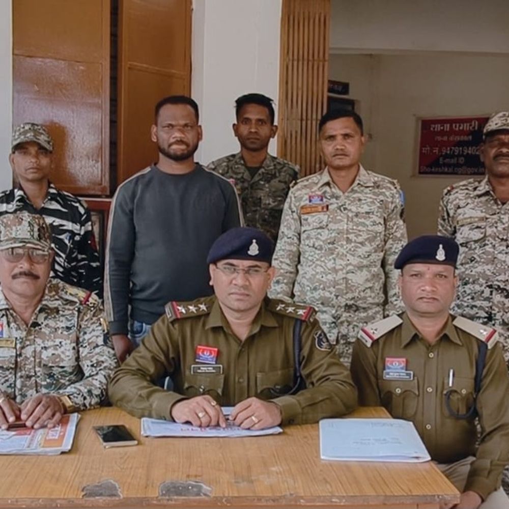 कोंडागांव में पुलिस पर बस चढ़ाने का प्रयास:जाम के दौरान गलत दिशा से कर रहा था ओवरटेक,पुलिस ने रोका तो ड्राइवर ने की बदसलूकी,गिरफ्तार