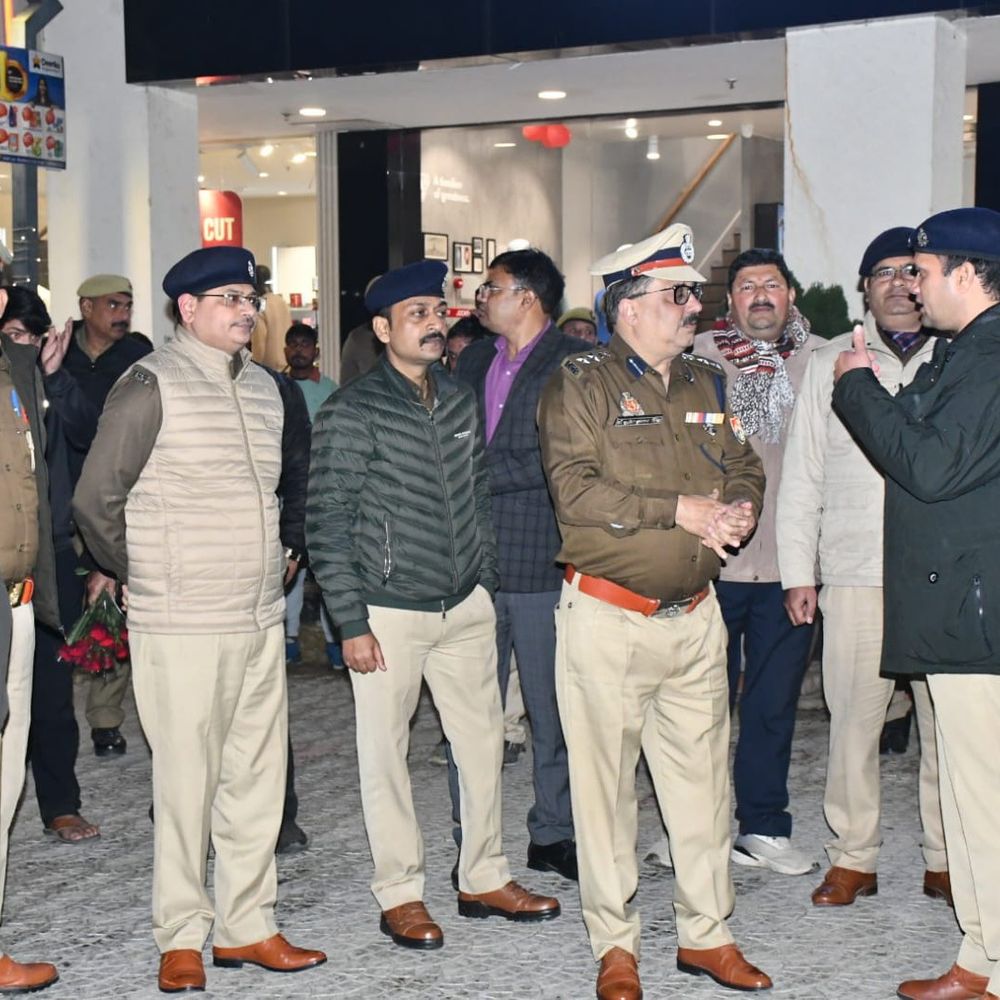 बदायूं में डीएम-एसएसपी ने की चेकिंग:गणतंत्र दिवस से पहले सुरक्षा व्यवस्था को लेकर प्रशासन अलर्ट